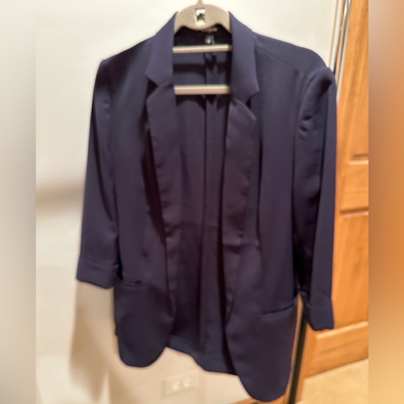 Women’s Express open front 3/4 sleeve blazer-Medium - Picture 2 of 6